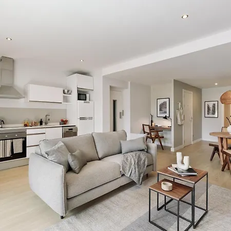 Aiguablava - 1 Bedroom And Pool In Pedralbes Barcelona