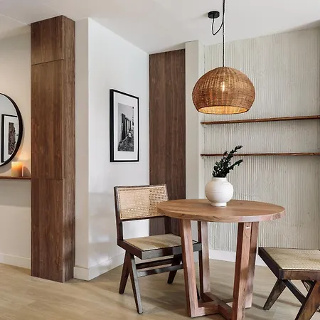 Apartment Aiguablava - 1 Bedroom And Pool In Pedralbes Barcelona